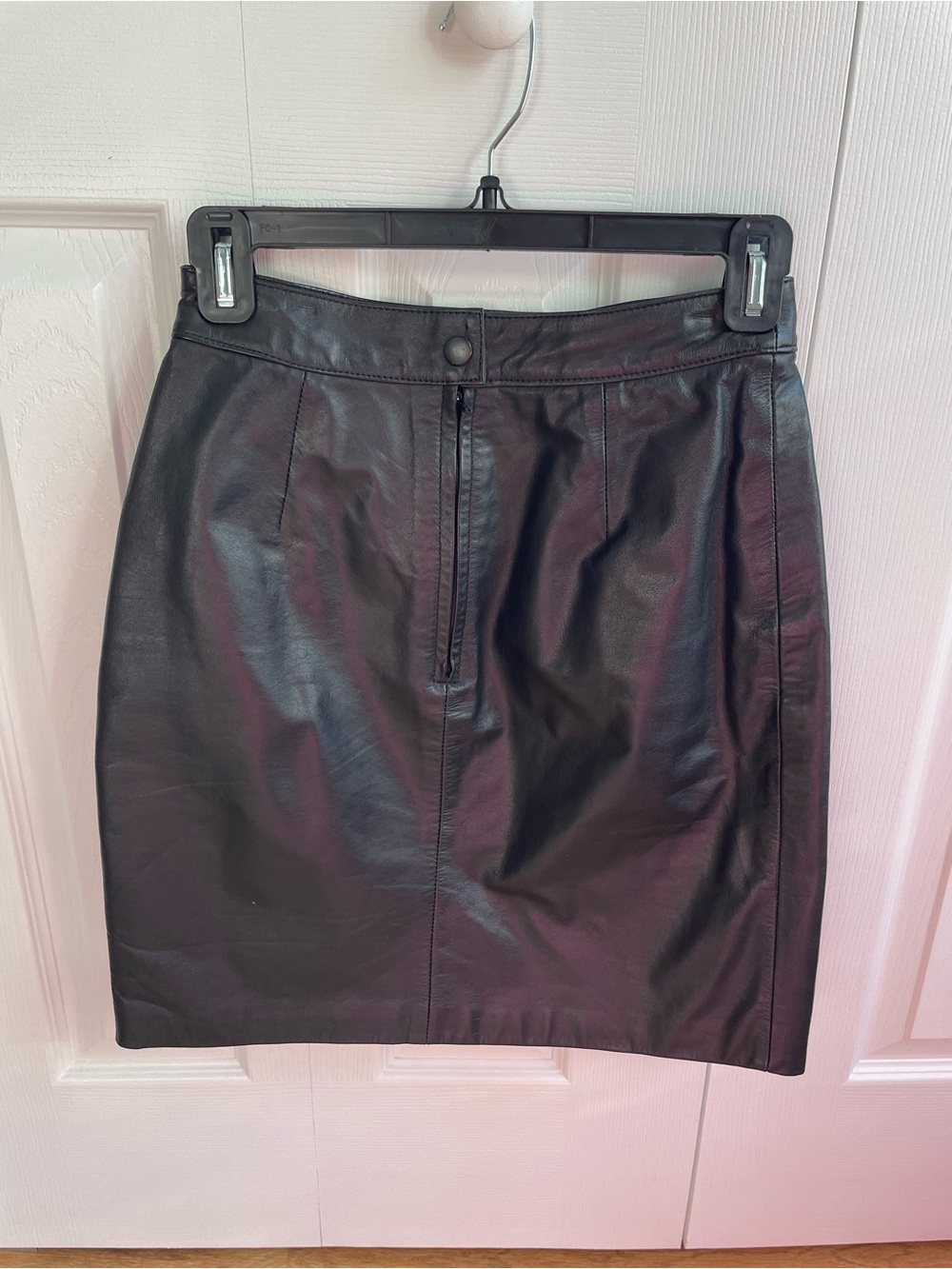 100% genuine leather Byrnes & Baker skirt